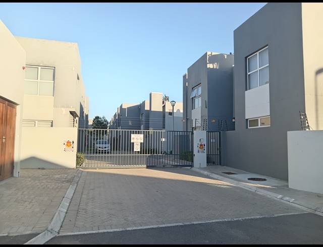 3 BEDROOM DUPLEX TO LET IN PARKLANDS